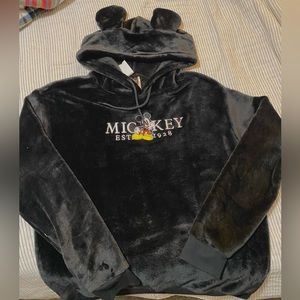 ✨Disney Mickey Mouse Hoodie, soft material with ADORABLE Mickey Ears attatched❤️